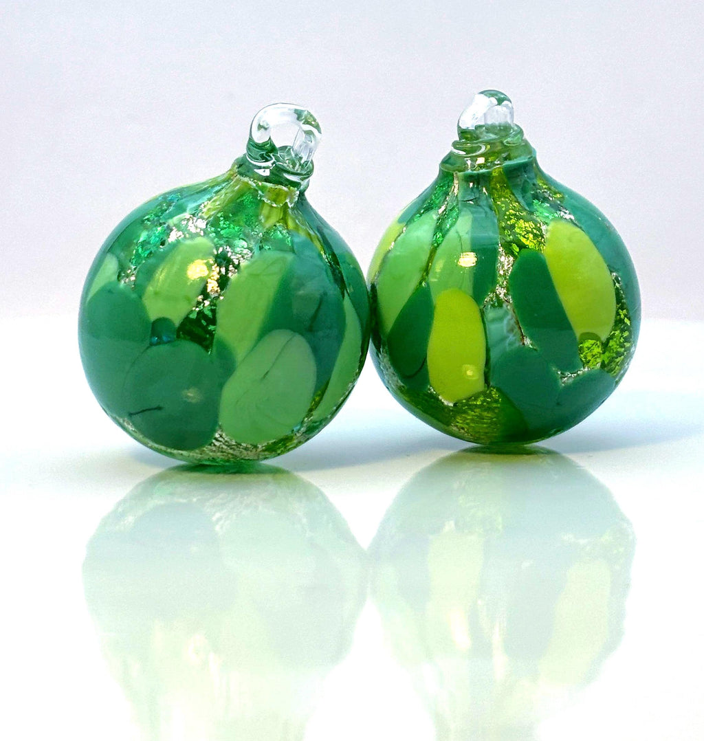Vintage Murano Millefiori, Italy. Pair of Glass ornaments – Silver and Green - 5 cm