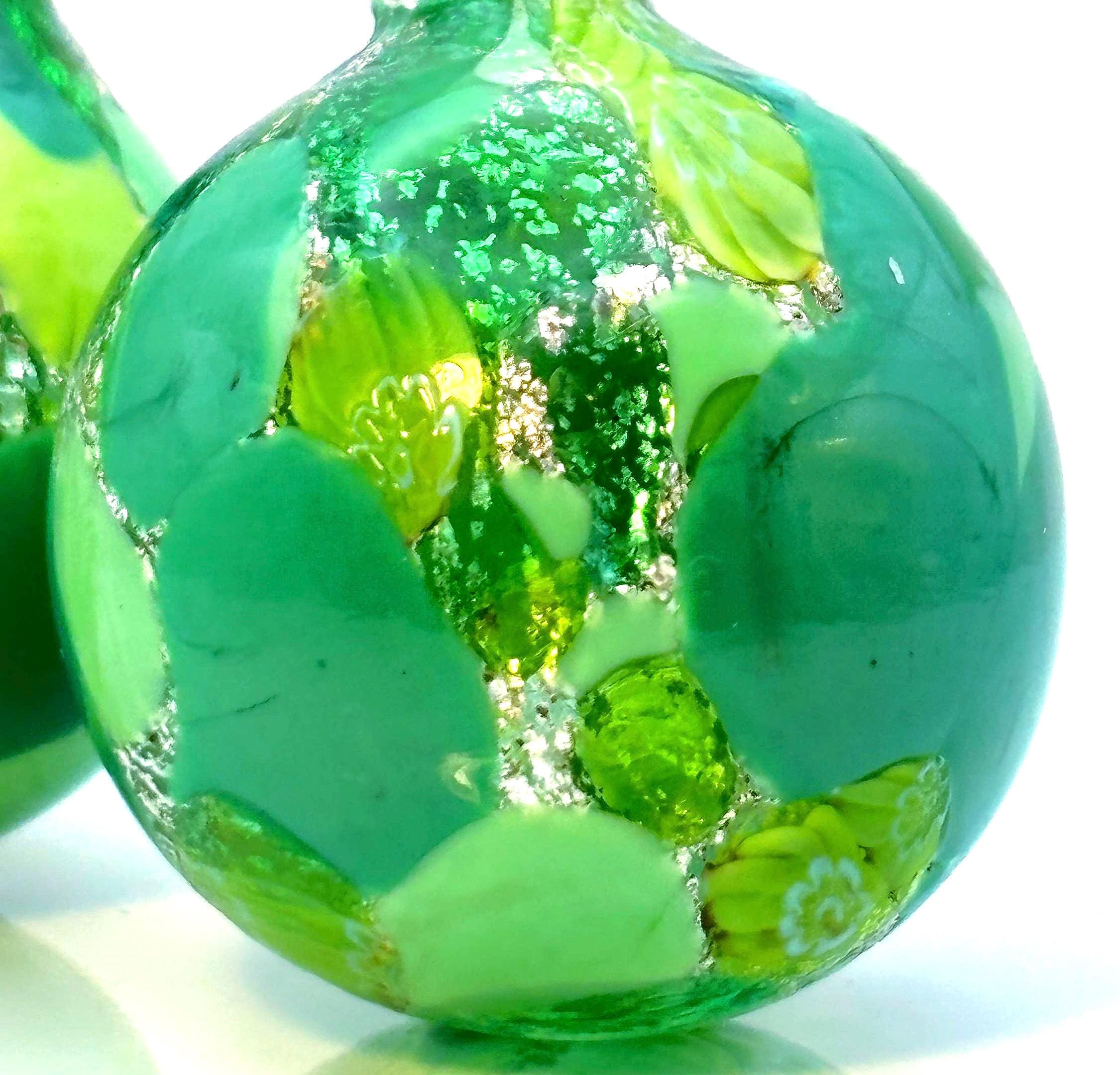 Vintage Murano Millefiori, Italy. Pair of Glass ornaments – Silver and Green - 5 cm
