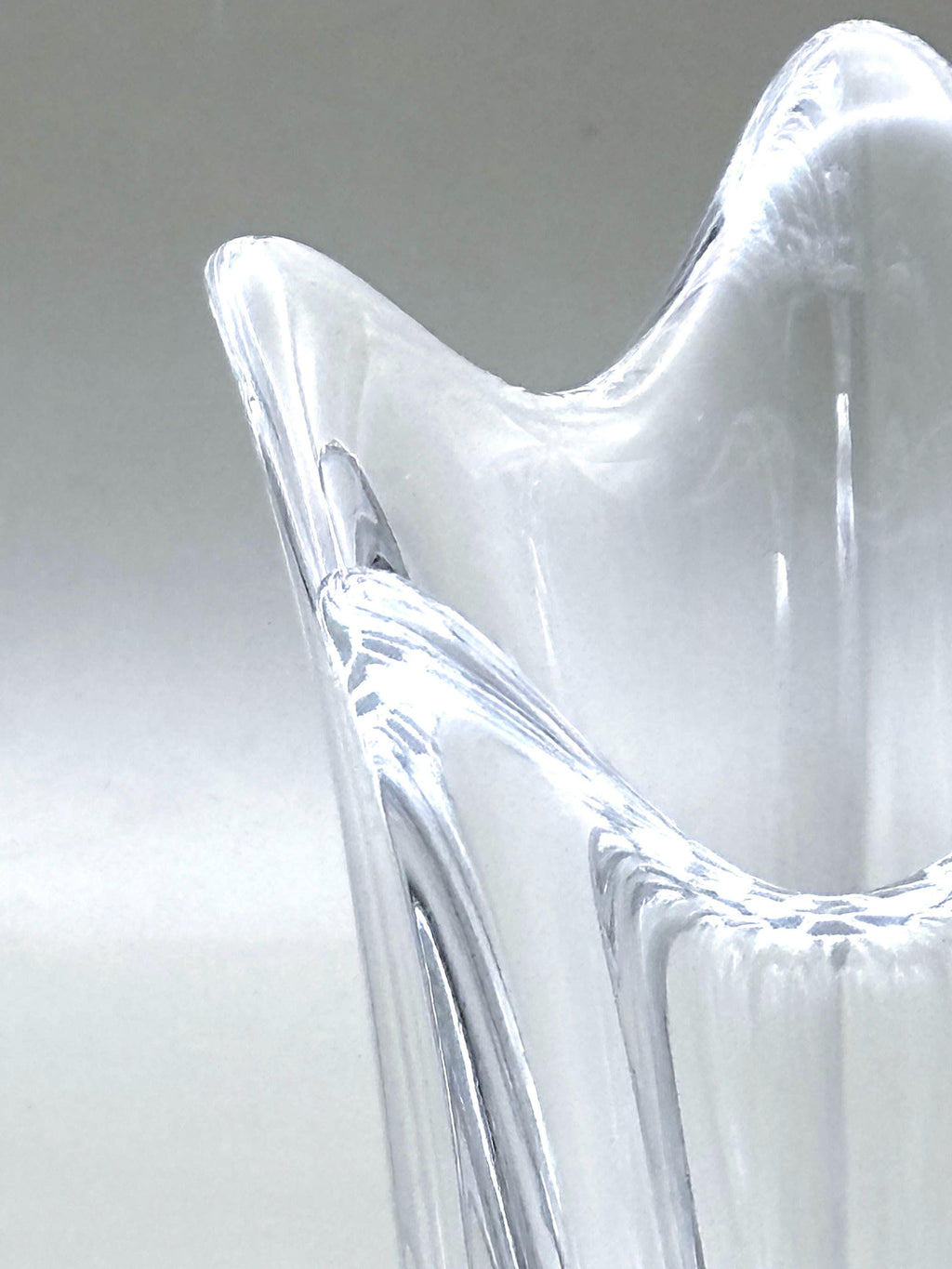 Vintage Orrefors Fleur Crystal Vase – Lars Hellsten Signed Swedish Art Glass (15 cm)