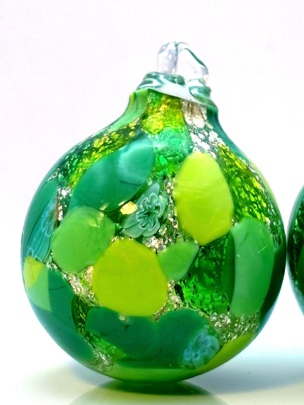 Vintage Murano Millefiori, Italy. Pair of Glass ornaments – Silver and Green - 5 cm