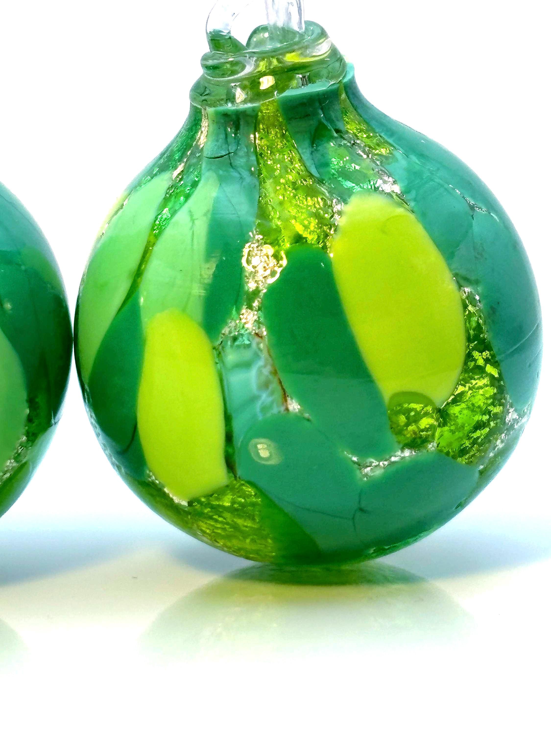 Vintage Murano Millefiori, Italy. Pair of Glass ornaments – Silver and Green - 5 cm