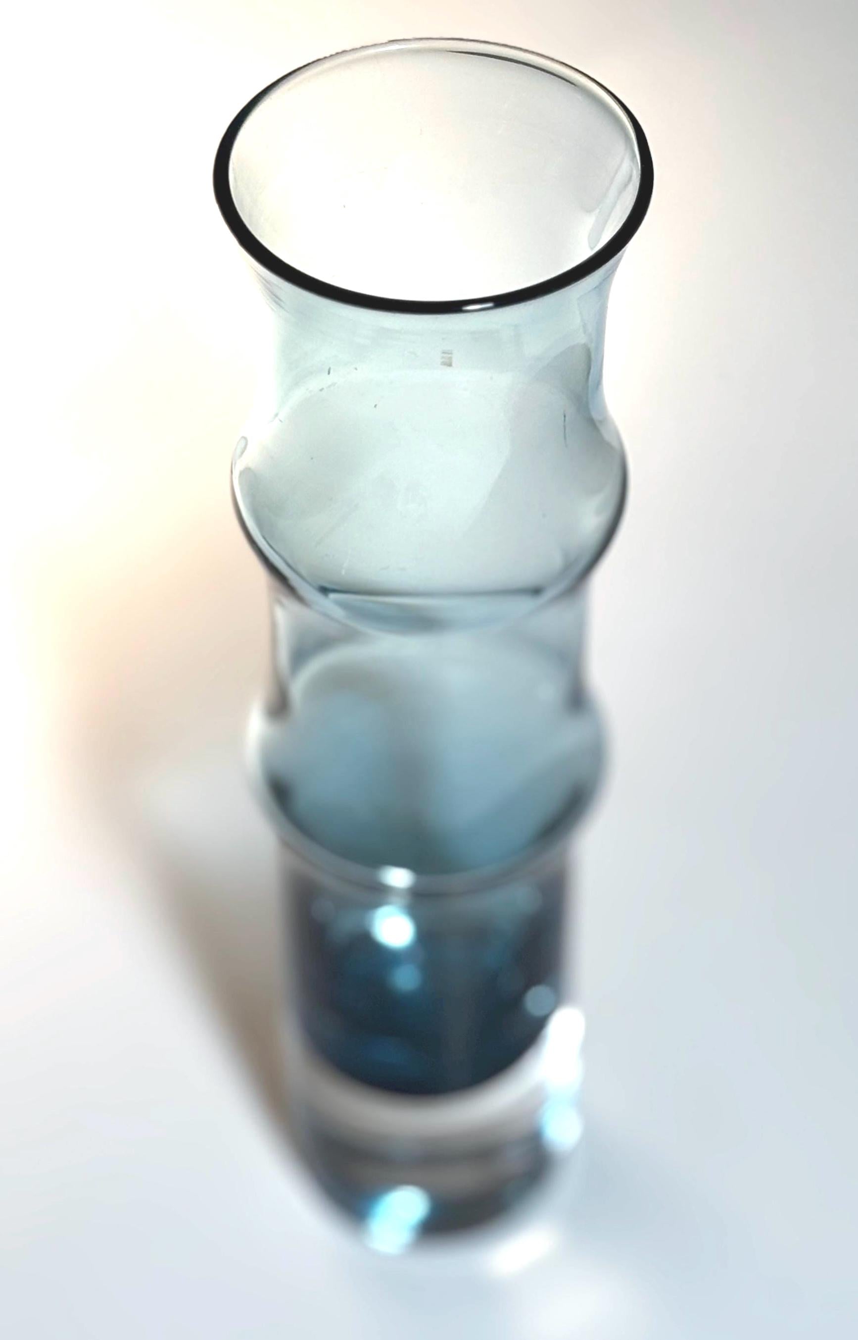 Åseda Glasbruk Bambu BUD Vase  Bo Borgström Blue Art Glass, Mid Century Scandinavian