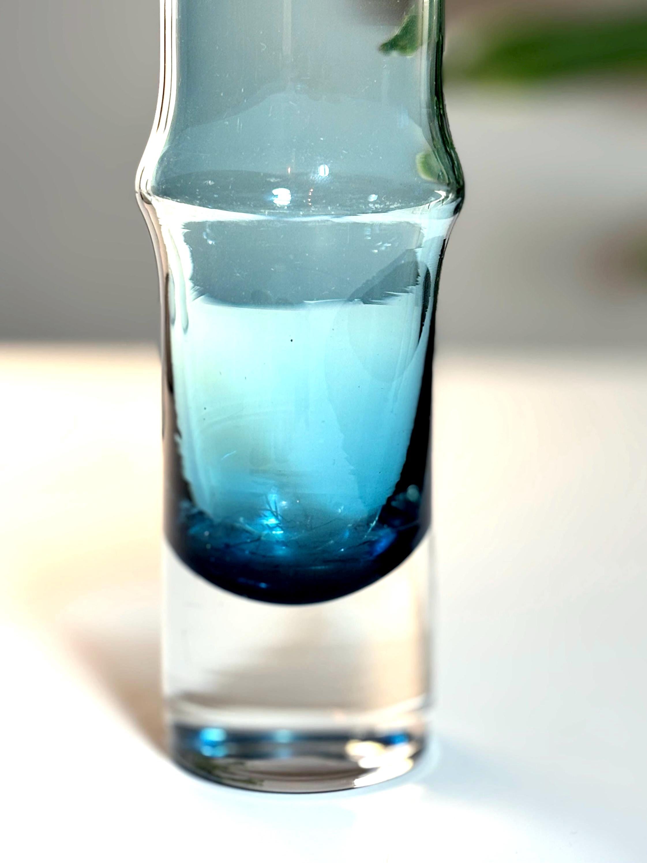Åseda Glasbruk Bambu BUD Vase  Bo Borgström Blue Art Glass, Mid Century Scandinavian