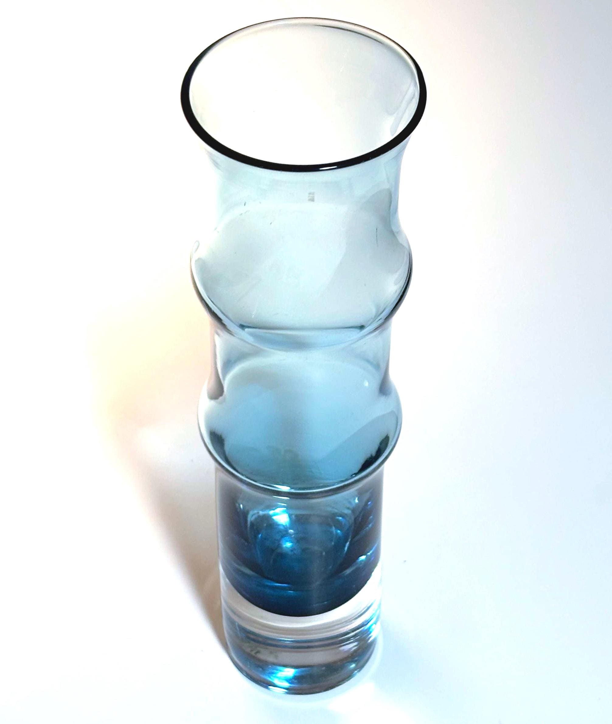 Åseda Glasbruk Bambu BUD Vase  Bo Borgström Blue Art Glass, Mid Century Scandinavian
